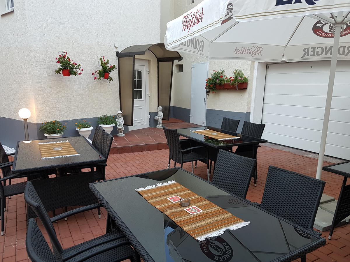 Hotel Restaurant Rhodos Elsterwerda エクステリア 写真