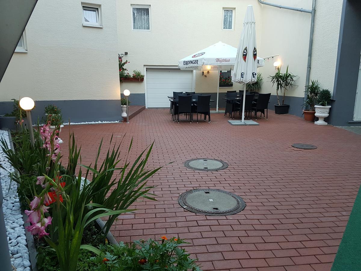 Hotel Restaurant Rhodos Elsterwerda エクステリア 写真